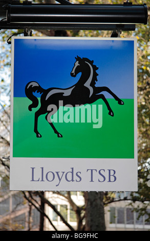 Il famoso cavallo nero il logo del marchio sigo per Lloyds TSB Bank in Victoria di Londra, Regno Unito. Foto Stock