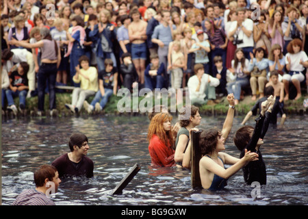 Royal Wedding Festival Alternativo - Il pubblico per Ian Dury & Il idioti, Crystal Palace di Londra, 29/07/81 Foto Stock