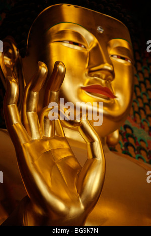 Budda dorati all'interno del tempio buddista di Tempio Jogyesa nel sud Coree capitale Seoul, Asia Foto Stock