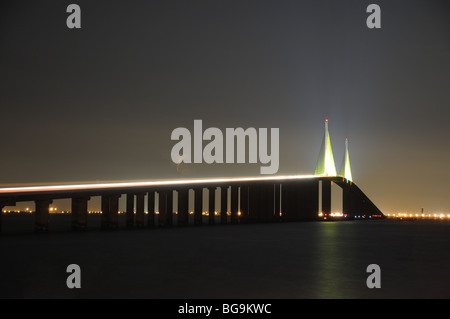 Il Sunshine Skyway ponte sulla baia di Tampa Florida Foto Stock