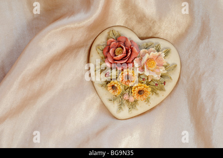 Cuore contenitore sagomato Foto Stock