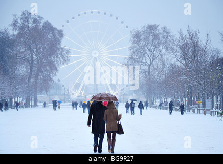 Parigi coppia romantica in inverno Foto Stock