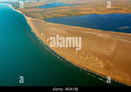 La punta del Fangar, il faro, le dune, il mare mediterraneo... Foto Stock