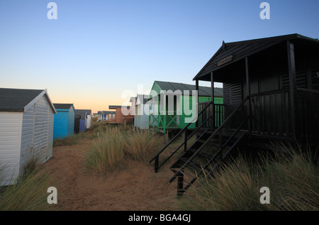 Cabine sulla spiaggia, presso Old Hunstanton sulla Costa North Norfolk. Foto Stock