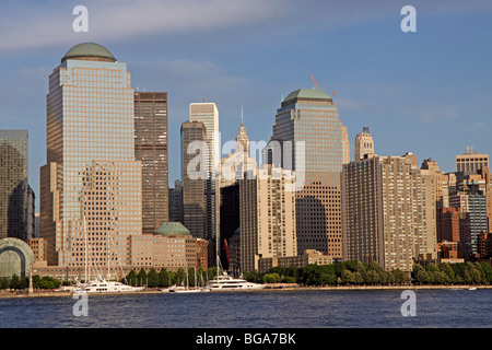 Edifici a più piani attorno al World Financial Center di Manhattan, New York, Stati Uniti Foto Stock