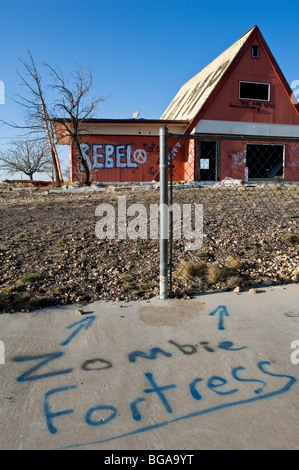 Graffiti nella città fantasma di due pistole, Arizona.