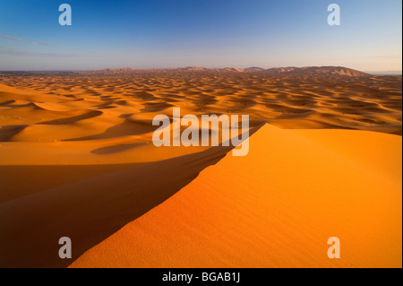 Erg Chebbi, Merzouga, Ziz Valley, il Deserto del Sahara, Marocco Foto Stock