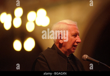 Il Cardinale Basil Hume, capo della chiesa cattolica nel Regno Unito l' Arcivescovo di Westminster (1976-1999) Foto Stock