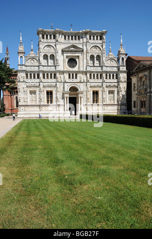 Certosa di Pavia Certosa Lombardia Italia la facciata marmorea è uno splendido esempio di arte lombarda Foto Stock