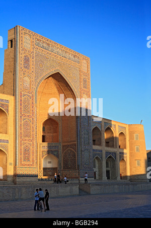 Mir-i-arab Madrasa (1536), Bukhara, Uzbekistan Foto Stock