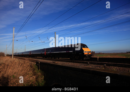 Costa est 82226 treni DVT ad alta velocità motore elettrico East Coast Main Line Railway Connington Cambridgeshire Regno Unito Foto Stock