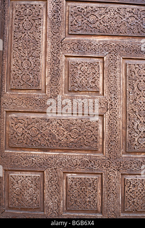 Vecchie porte in legno Khan's Palace, Khiva, Uzbekistan Foto Stock