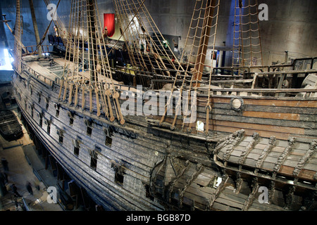 MUSEO VASA, NAVE MUSEEM, INTERNO, STOCCOLMA: La nave da guerra Vasa è stata affondata durante il viaggio inaugurale nel 1628, completamente restaurata nel Museo Vasa di Stoccolma in Svezia Foto Stock