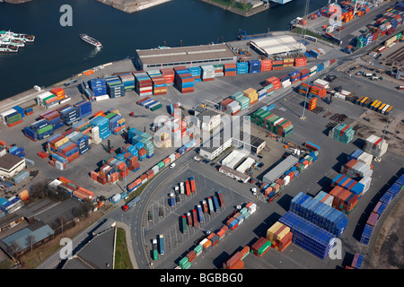 Duisport porto e centro logistico a Reno, entroterra più grande porto del mondo. Duisburg, NRW, Germania, Europa. Foto Stock