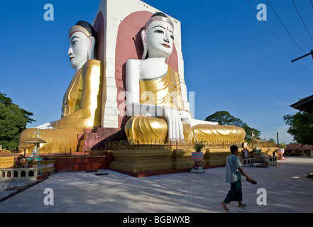 Kyaik Pun Paya (Quattro Budda seduto). Bago. Myanmar Foto Stock