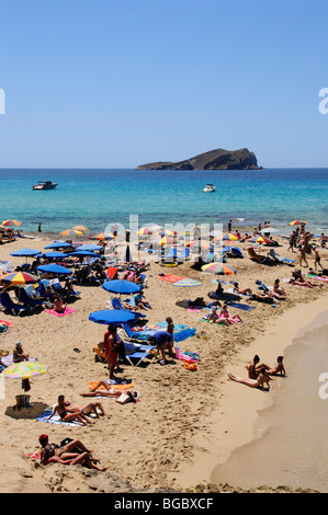 Spiaggia Cala Conta, Ibiza, Isole di pino, isole Baleari, Spagna, Europa Foto Stock