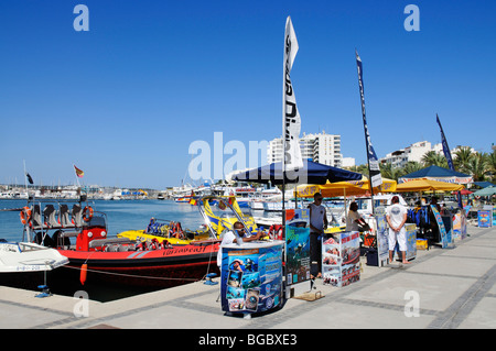 Gita in barca, Sant Antoni de Portmany, Ibiza, Isole di pino, isole Baleari, Spagna, Europa Foto Stock