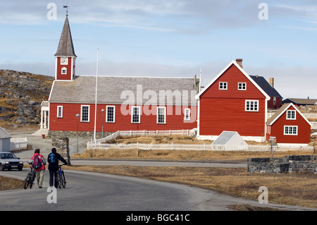 Red Schoolhouse a Nuuk, Groenlandia Foto Stock