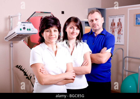 La pratica di fisioterapia team Foto Stock