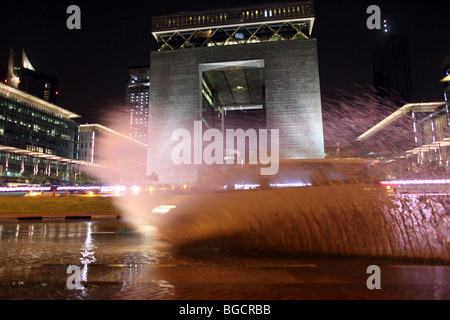 Centro Finanziario Internazionale di Dubai di notte, Emirati Arabi Uniti Foto Stock