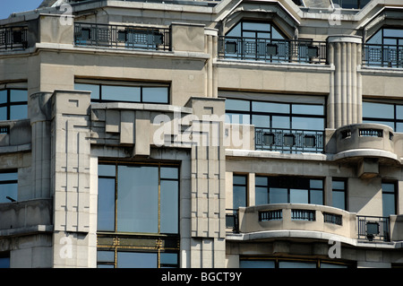 Art Deco balconi e facciata del grande magazzino la Samaritaine, costruito nel 1869, Parigi, Francia Foto Stock