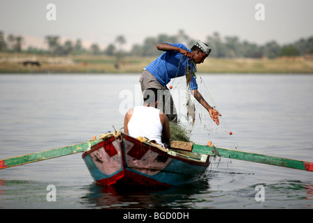 I pescatori egiziano sul Nilo in Egitto Foto Stock