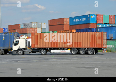 Carrello, contenitore porta a Duisburg, Renania settentrionale-Vestfalia, Germania, Europa Foto Stock