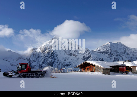 Madriccio hutte, Gran Zebru Koenigspitze, Solda, Italia Foto Stock