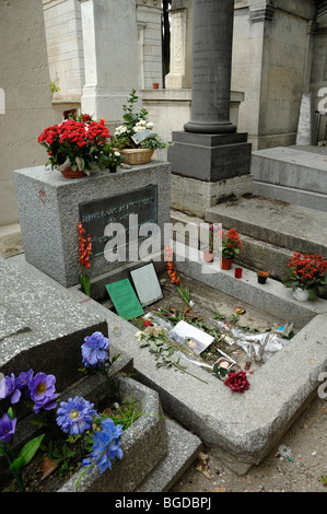 Jim Morrison (1943-1971) tomba o tomba, cimitero di Pere Lachaise, Menilmontant, Parigi, Francia Foto Stock