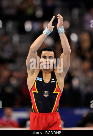 Matthias Fahrig, GER, animando gli spettatori ad allietare, EnBW Gymnastics World Cup 2009, Porsche-Arena stadium, Stoccarda, Baden-Wu Foto Stock