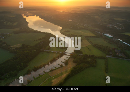 Foto aerea, fiume Ruhr, Stiepel, Kemnader Stausee serbatoio, fiume Ruhr valley, pennelli, sunrise, Witten, Ruhrgebiet area, n. Foto Stock