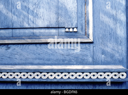 Porta di legno in una casa colonica museum a Bielefeld Foto Stock