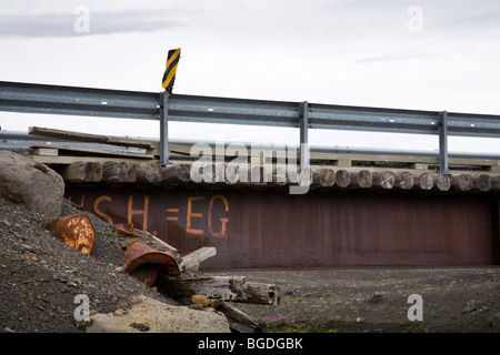 Ponte sul altopiano Sprengisandur road, a sud dell'Islanda. Foto Stock