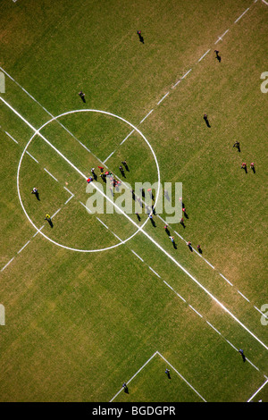 Foto aerea, campo sportivo, Hagen Hohenlimburg, regione di Sauerland, Renania settentrionale-Vestfalia, Germania, Europa Foto Stock