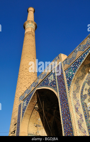 Ingresso e minareto della Masjed-e Moschea di Ali, Esfahan, Sito Patrimonio Mondiale dell'UNESCO, di Isfahan, Iran, Persia, Asia Foto Stock