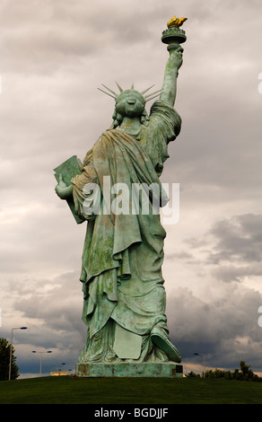 A dodici metri di altezza la replica della statua della libertà dell'artista G. Roche dopo Frédéric Auguste Bartholdi, creatore della statua, Foto Stock