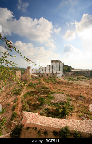 Siria, costa Nord, Qalaat Salah ad Din (Saladino Castello dei Crociati), vista da bastioni Foto Stock