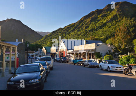 Strade del centro storico Arrowtown di Central Otago, South Island, in Nuova Zelanda. Foto Stock