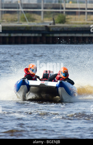 Per contattare il team di attendere fuori - Campionato Zapcat 2009 - Leith Harbour, Edimburgo Foto Stock