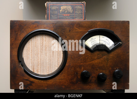 Vecchia radio ricevitore in un museo in Norvegia Foto Stock