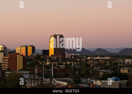 Uptown edifici di Phoenix al tramonto Foto Stock