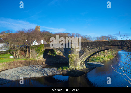 Il vecchio ponte stradale sul fiume Stinchar, Ballantrae, South Ayrshire, in Scozia. Foto Stock