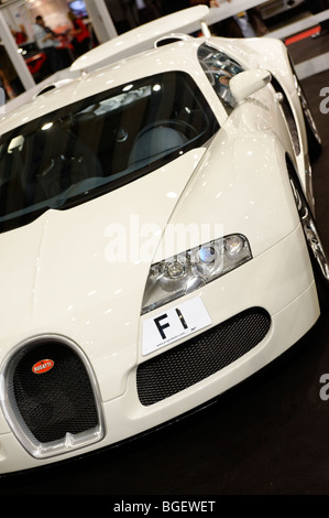 Mondi più costoso Bugatti Veyron super car. La F1 numero di targa da solo è stato venduto per £ 440,625 nel 2007. Regno Unito 2009. Foto Stock