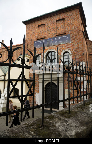 La vecchia Sinagoga - Stara Synagoga - in Kazimierz, Cracovia. La Polonia. Ospita oggi ospitato il museo della storia ebraica e tradizioni. Foto Stock