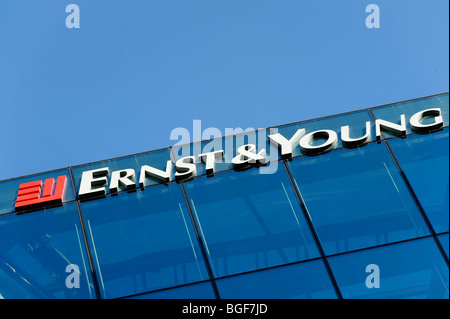 Ernst & Young uffici presso più luogo di Londra. Tooley Street. Londra. La Gran Bretagna. Regno Unito Foto Stock