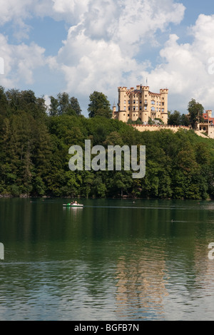 Schloss Hohenschuangau. Il Castello di Hohenschwangau o Schloss Hohenschuangau è un palazzo del XIX secolo in Germania meridionale Foto Stock