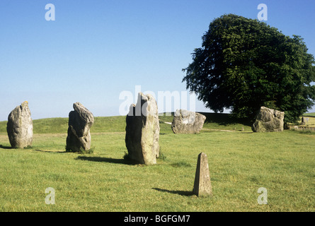 Wiltshire Avebury Stone Circle inglese preistoria monumento preistorico stone circle cerchi di pietre sarsen Inghilterra religiosi DEL REGNO UNITO Foto Stock