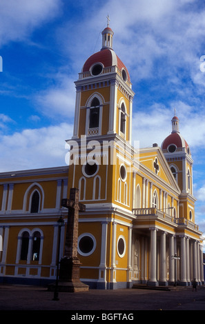 Cattedrale in stile coloniale spagnolo della città di Granada, Nicaragua Foto Stock