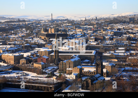 Halifax dal Beacon Hill, West Yorkshire, Inghilterra, Regno Unito. Foto Stock