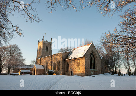 Chiesa di Santa Maria, Kippax, nella neve Foto Stock